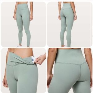 🦄 RARE! NWT Palm court Align Lululemon 28” size 8